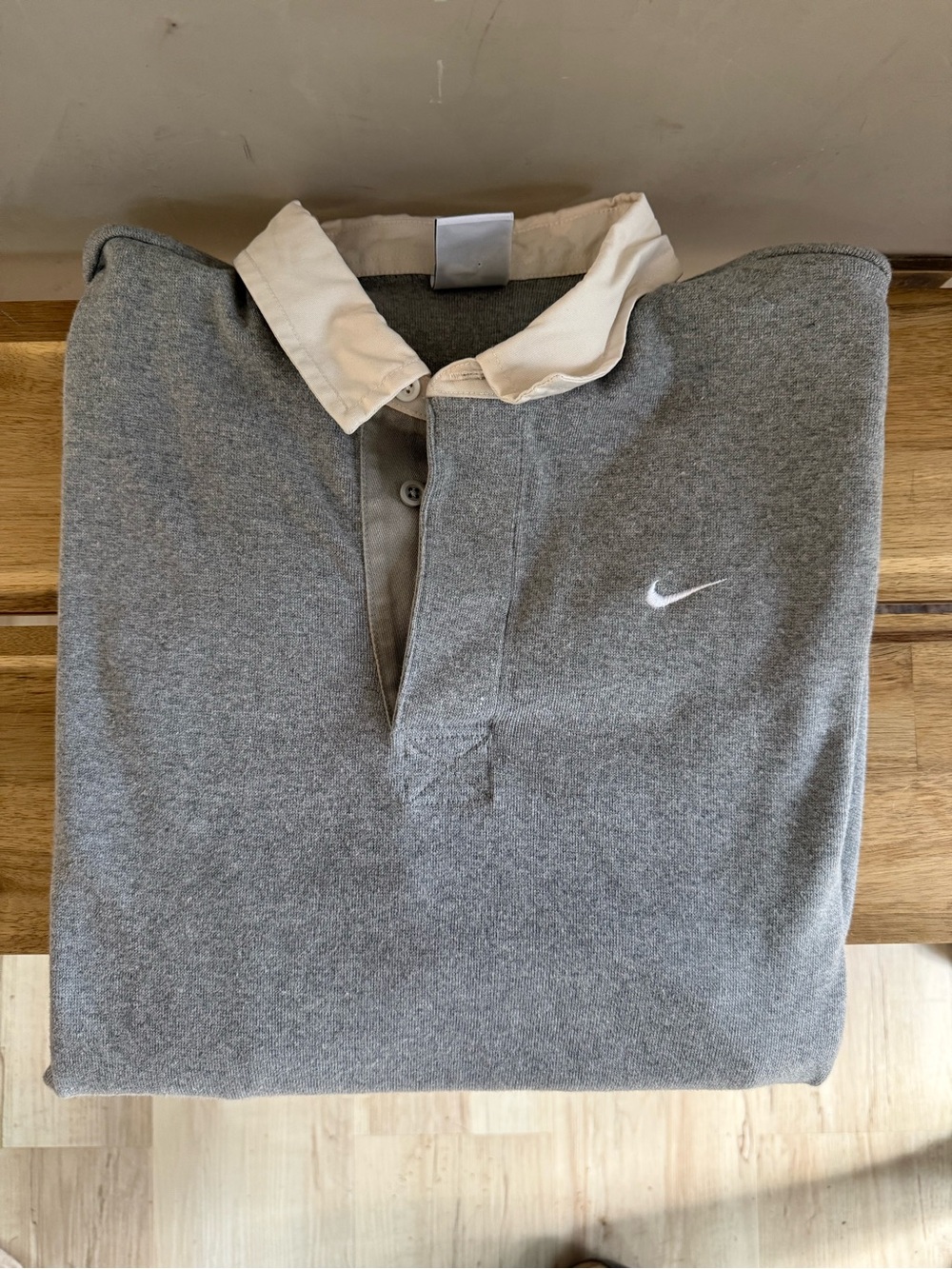 Nike Men’s Grey Polo Shirt with White Collar